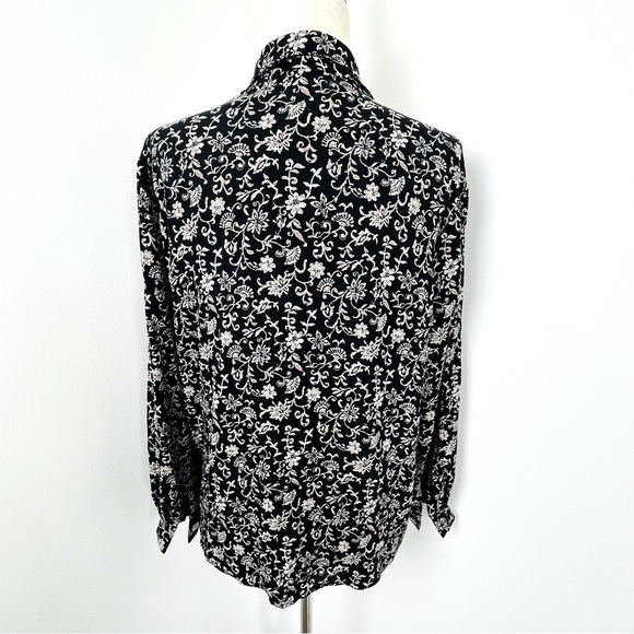 N Touch Floral Button Down Shirt Blouse. Rayon Ploy Blend. Black and Beige. - Picture 5 of 5